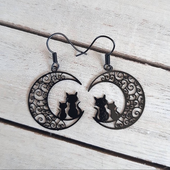 GlitzBlitz Boutique Jewelry - Any 4/$25! Black Laser Cut Filagree Half Moon w/Cat Silhouettes Drop Earrings